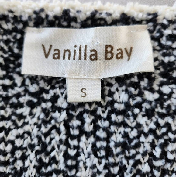 Vanilla Bay Aztec design fuzzy sweater duster size Small - Picture 3 of 4